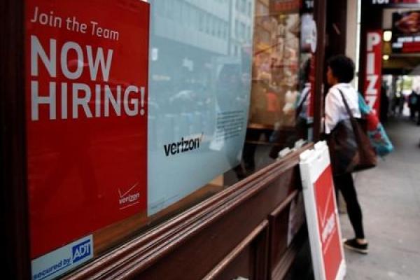 Verizon Stock Rises 4%