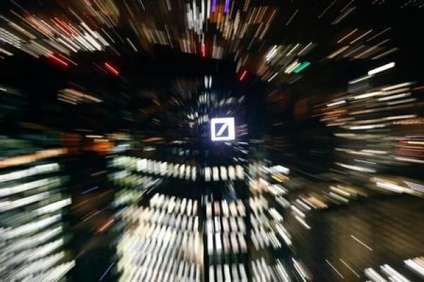 Fusion Commerzbank-Deutsche Bank: La BCE critique le projet, les titres chutent