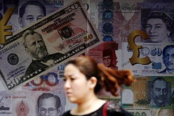 Dollaro su; rischi ribassisti per il loonie in vista del vertice della BoC