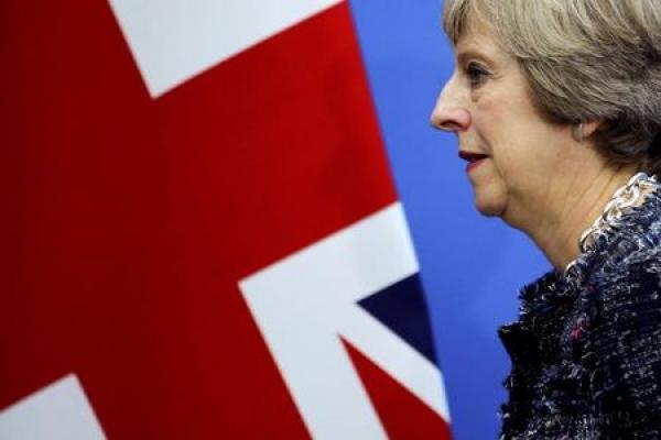 Pfund erholt sich von Einbruch nach Brexit-Gipfel; Rubel auf 7-Monatshoch