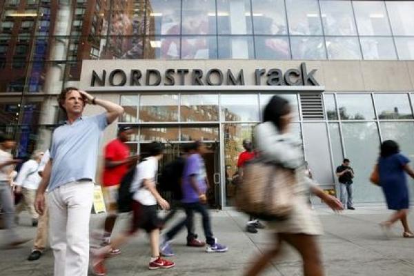 Aktien: Tesla, Dick’s, Nordstrom steigen vorbörslich - L Brands fallen