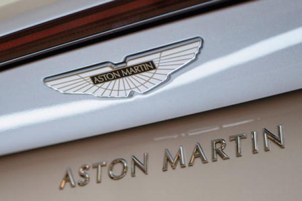 Aston Martin continua a correre sull’orlo del precipizio