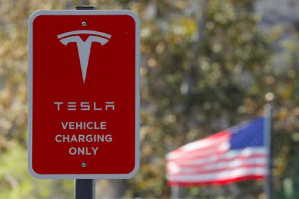Cybertruck di Tesla molto richiesto, oltre 650 mila preordini - Wedbush