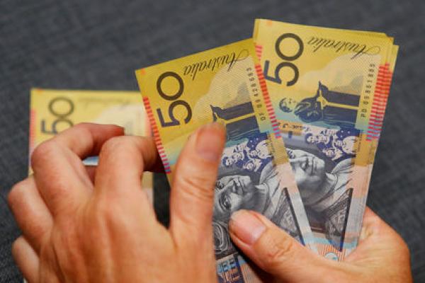 New Zealand Dollar Falls as RBNZ Considers Unconventional Policy Strategy