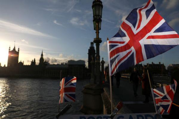 StockBeat: Le FTSE britannique évite le pire grâce au rebond du PIB UK de mai