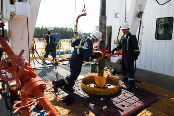 Crude Oil Eyes First Weekly Gain in Six