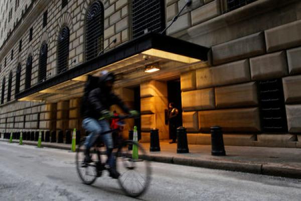 NewsBreak: NY Fed Cuts Q4 GDP Estimate on Signs Economic Weakness