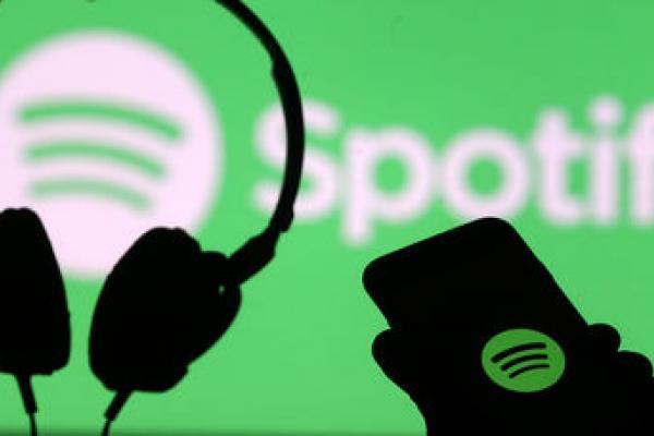 Spotify Hits 18-Month High After Notching Exclusive Rights to Joe Rogan Podcast