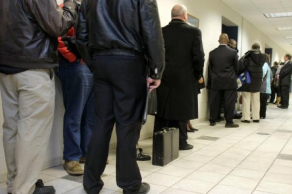 NewsBreak: Erstanträge auf Arbeitslosenhilfe auf höchstem Stand seit Juli