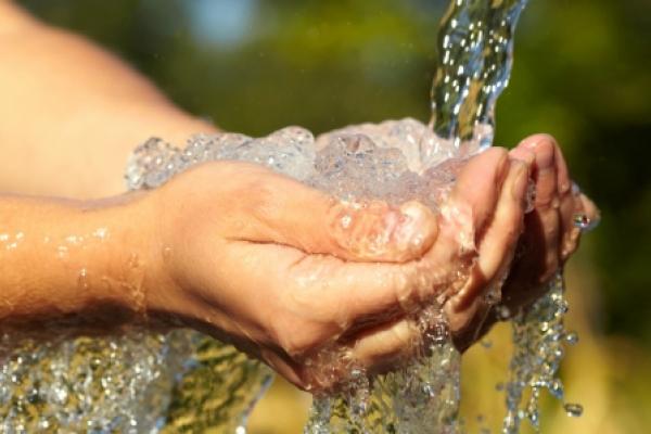 StockBeat - Pentair Cuts Guidance as Cold Snap Freezes Growth; Shares Fall