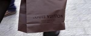 StockBeat: Die letzte Stunde der Fluggesellschaften schlägt; LVMH stellt von Parfums auf Desinfektionsmittel um