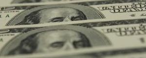 Sube el dólar tras el acuerdo sobre el techo de la deuda; cae la libra