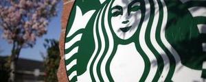 Facebook e Starbucks su nei premarket; tonfo di Blackberry