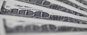 U.S. Dollar Rises; Powell Says Fed is “Insulated” from Political Pressures