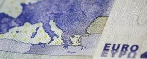 Euro Buoyed by German Data, Recovery Plan