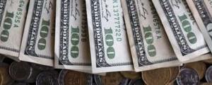 Peso mexicano se aleja un poco de los mínimos de ayer; AMLO dice que "resistió"