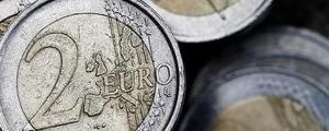 Dollar Moves off Lows, but Experts See Trouble Ahead