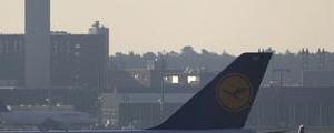 StockBeat: Airlines Suffer as Oil Spikes in Response to U.S. Airstrike