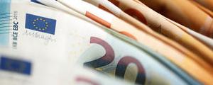 Yen più debole, euro stabile in attesa del vertice della BCE