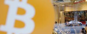 Bitcoin springt vor Halving über 8.000 Dollar-Marke