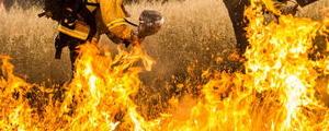 PG&E Tumbles as California Fires Spreads to its Service Area 