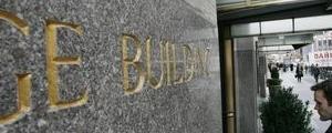 Impennata di GE nei premarket, balzo di Newmont Mining e Spring; giù Kraft