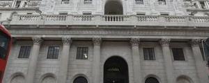 Bank of England Keeps Rates Unchanged; Pound Pares Gains