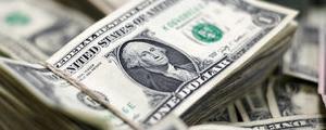 Cae el dólar ligeramente en un entorno de cautela; se estabiliza la libra