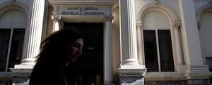 El fantasma del 'corralito' vuelve a planear sobre Argentina: Qué esperar