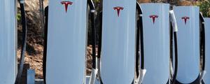 Tesla batte previsioni degli analisti